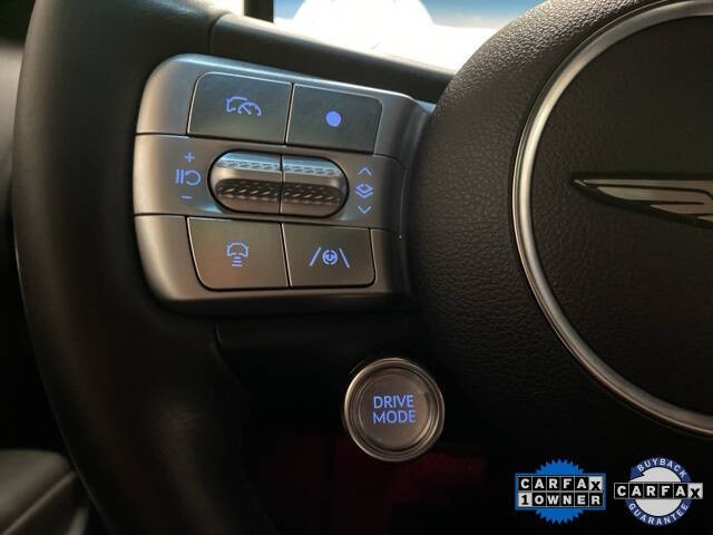 2024 Genesis GV60 Standard