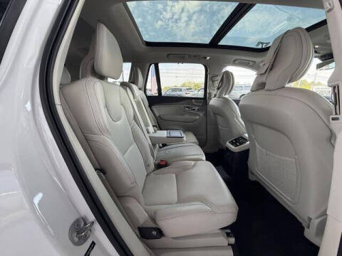 2022 Volvo XC90 Recharge T8 Inscription 7P