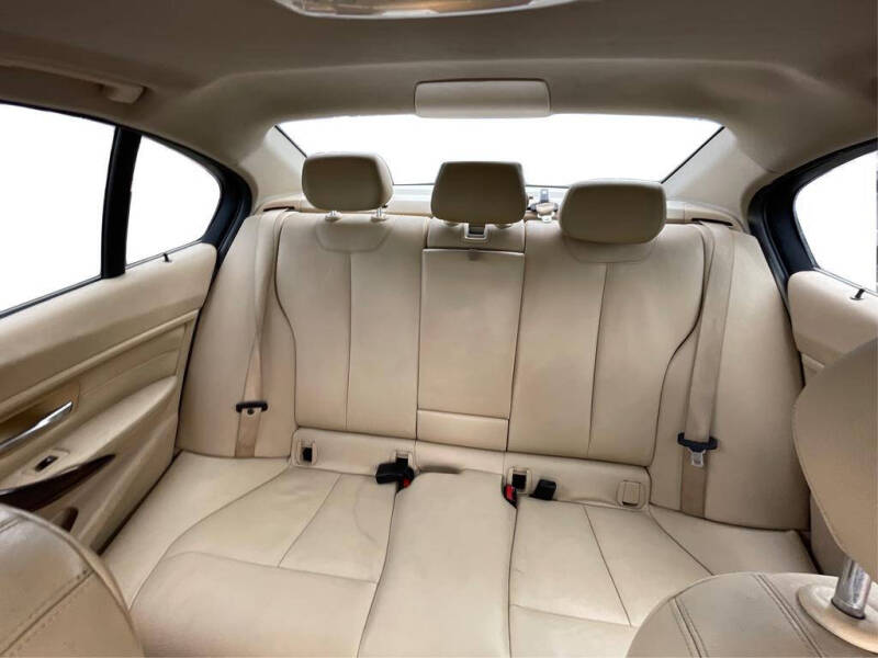 2015 BMW 3 Series 328i