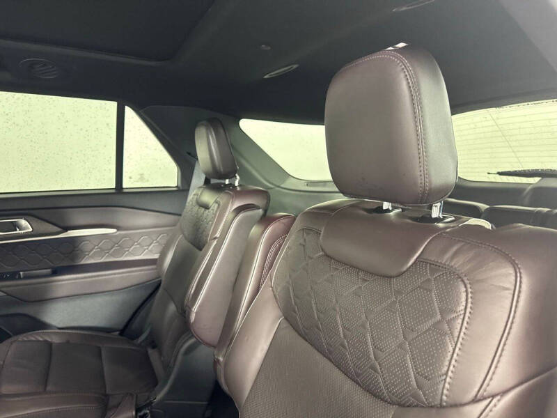 2025 Ford Explorer Platinum