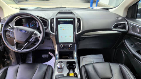 2022 Ford Edge Titanium