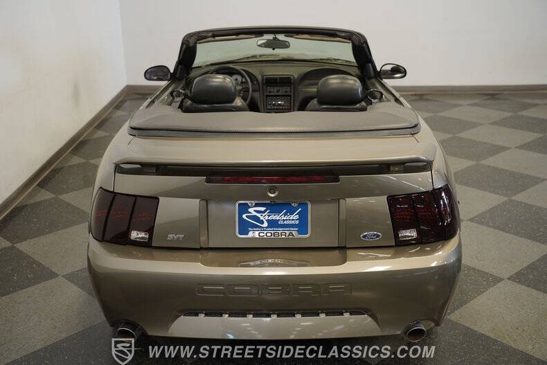 2001 Ford Mustang SVT Cobra