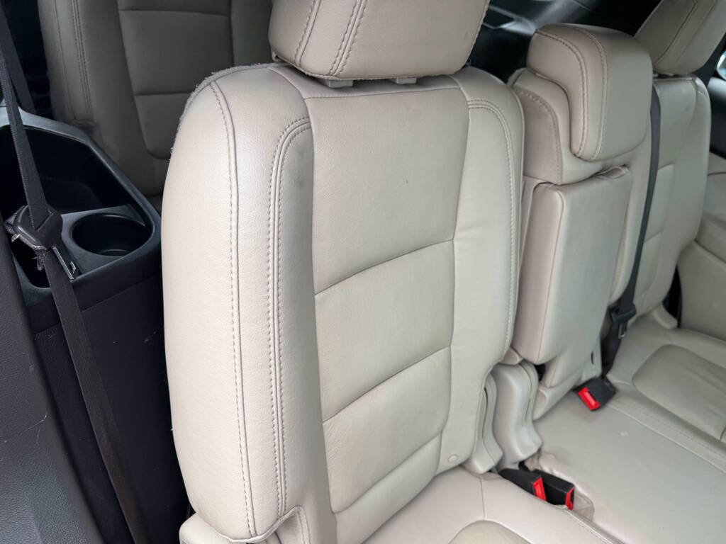 2015 Ford Explorer 33
