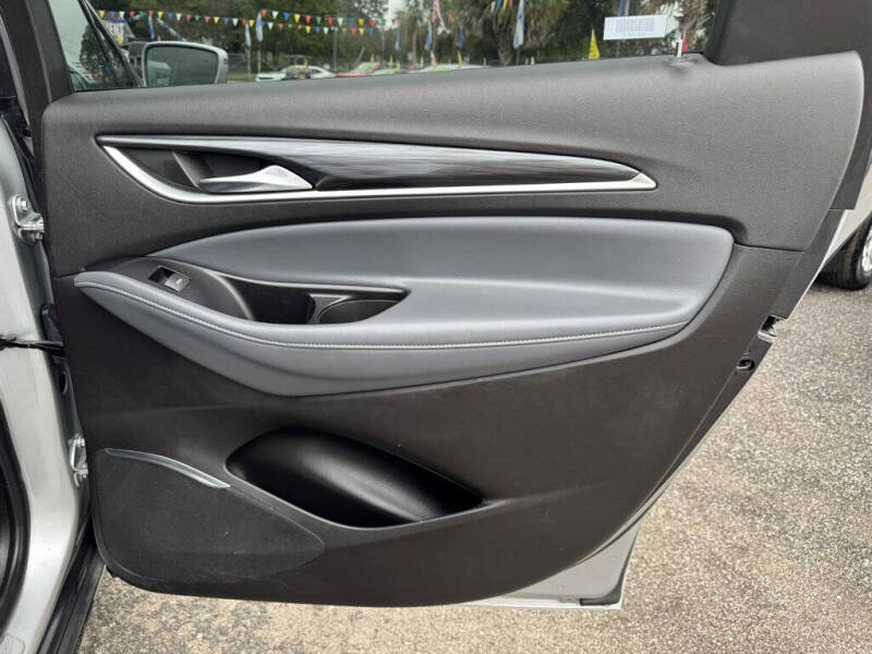 2020 Buick Enclave Essence