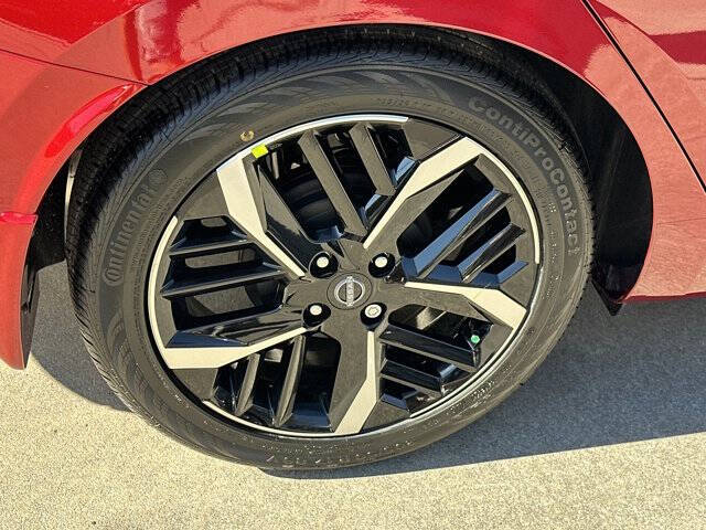 2025 Nissan Versa SR