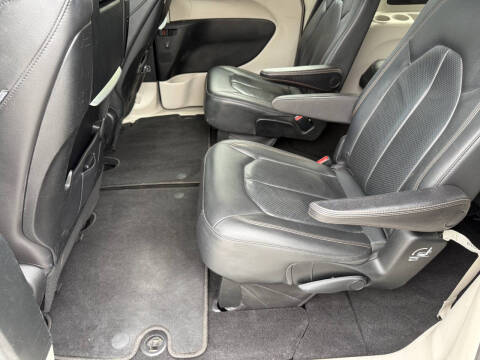 2018 Chrysler Pacifica Touring L Plus
