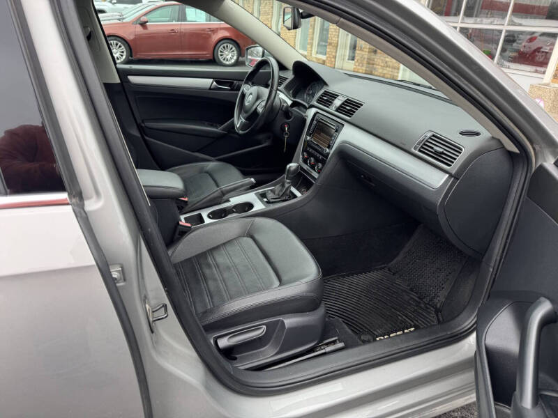 2013 Volkswagen Passat V6 SE