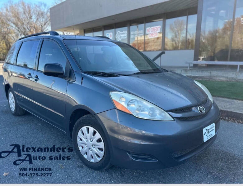 2007 Toyota Sienna CE's photo