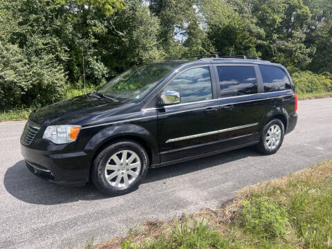 2011 Chrysler Town and Country for sale at Drivers Choice Auto in New Salisbury IN