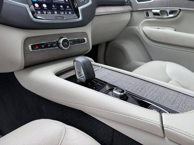 2023 Volvo XC90 B6 Core
