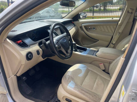 2013 Ford Taurus SEL