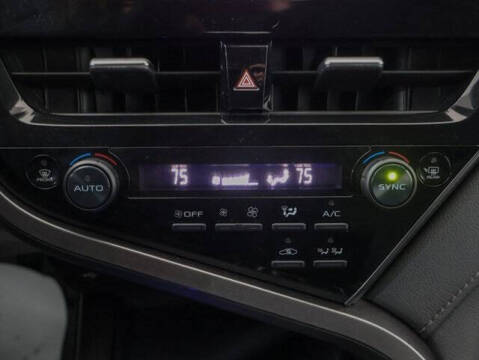 2022 Toyota Camry Hybrid LE