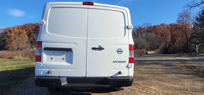 2021 Nissan NV 1500 SV
