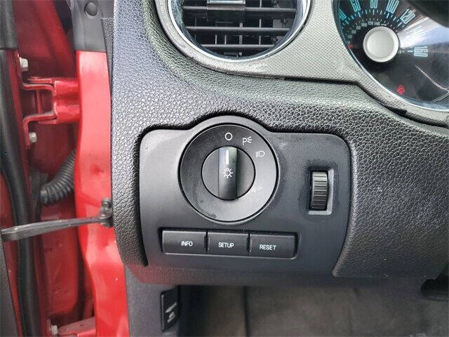 2012 Ford Mustang V6