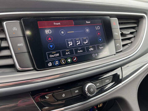 2024 Buick Enclave Essence