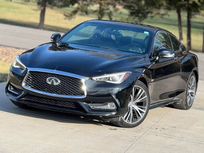 2017 INFINITI Q60 Coupe Premium's photo