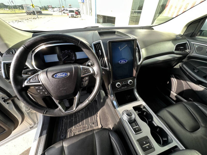 2021 Ford Edge Titanium