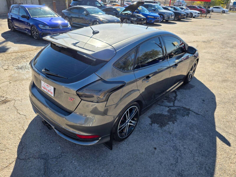 2018 Ford Focus ST