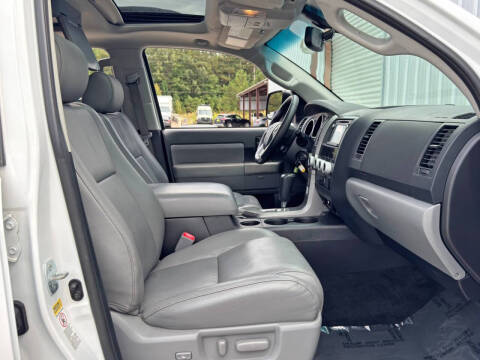 2016 Toyota Sequoia SR5