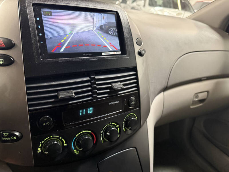 2006 Toyota Sienna LE 7 Passenger