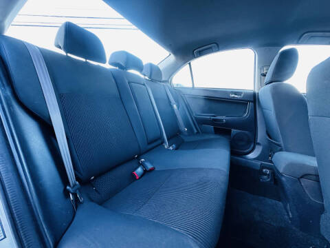 2017 Mitsubishi Lancer ES