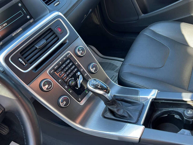 2015 Volvo V60 T5 Drive-E Premier