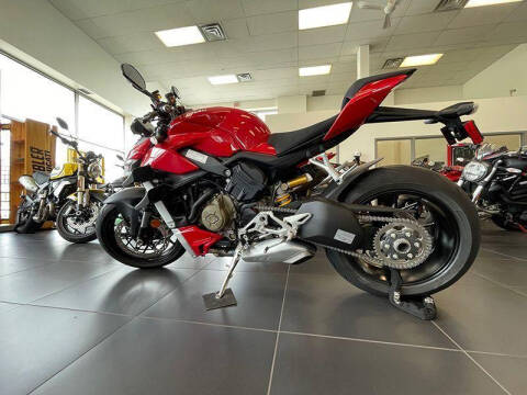 2021 Ducati Streetfighter V4 for sale at Peninsula Motor Vehicle Group in Oakville NY
