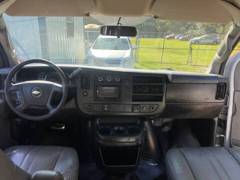 2017 Chevrolet Express 2500