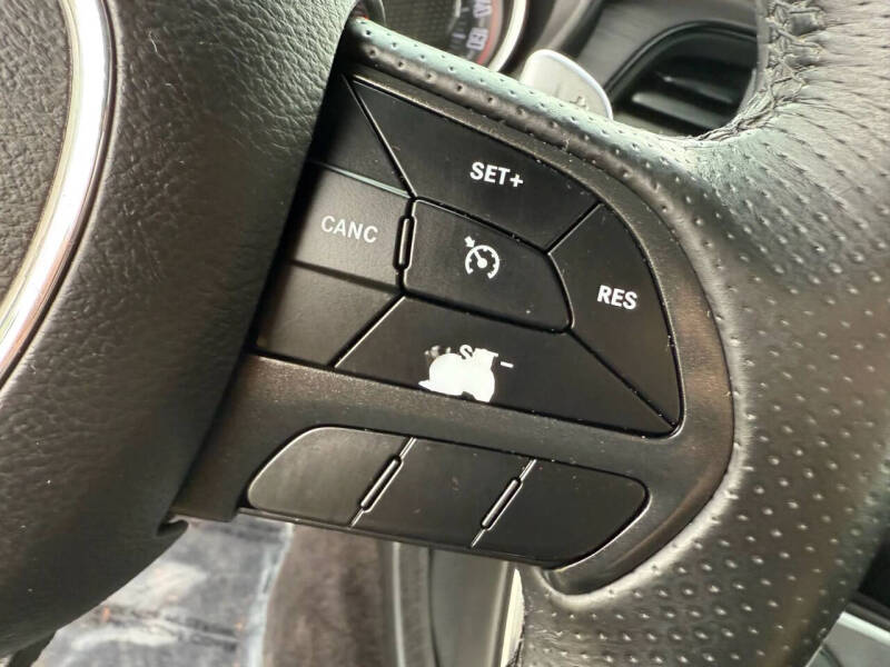 2017 Dodge Challenger 392 HEMI Scat Pack Shaker