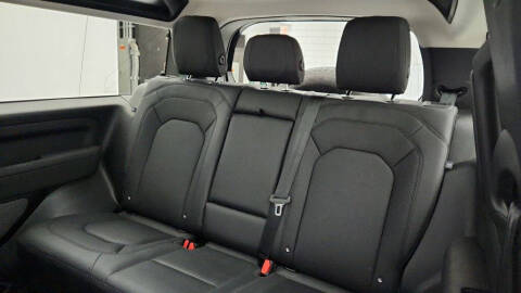 2023 Land Rover Defender 90 SE