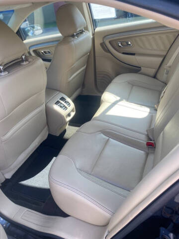 2014 Ford Taurus SEL