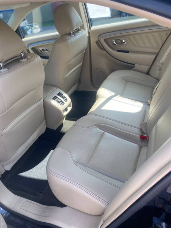 2014 Ford Taurus SEL