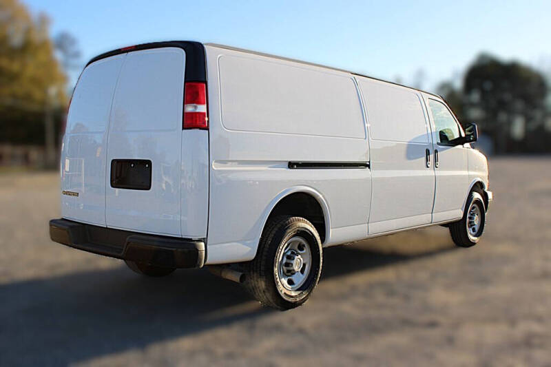 2023 Chevrolet Express 2500