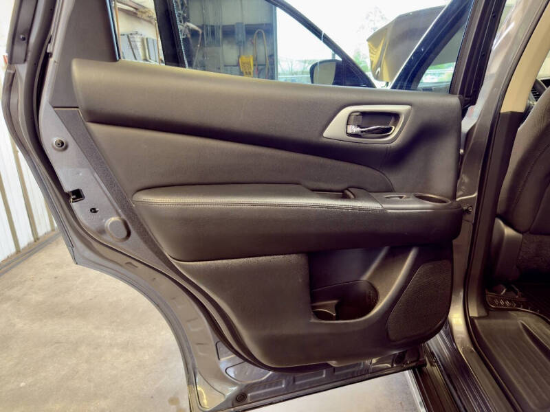 2019 Nissan Pathfinder SV