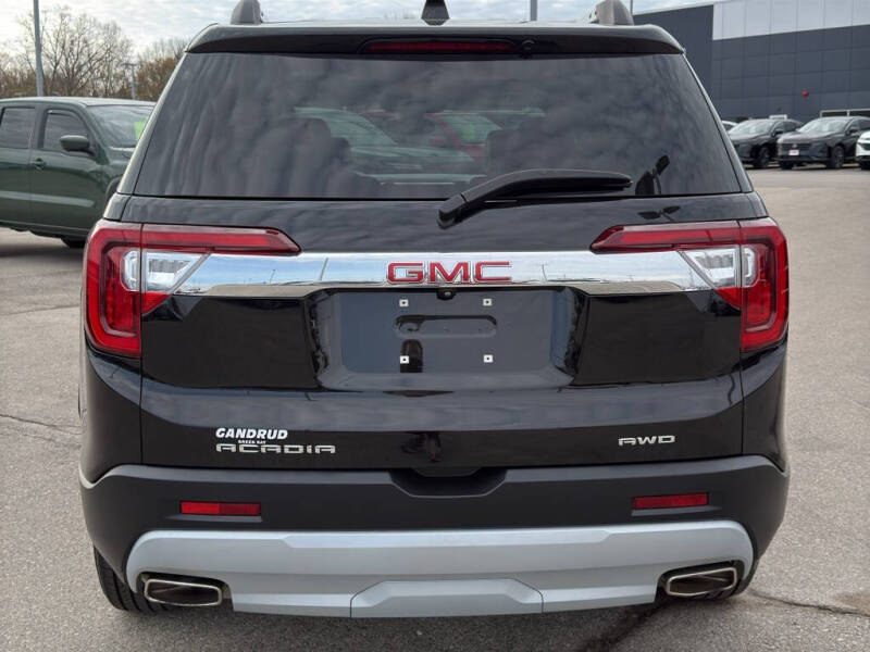 2023 GMC Acadia SLT