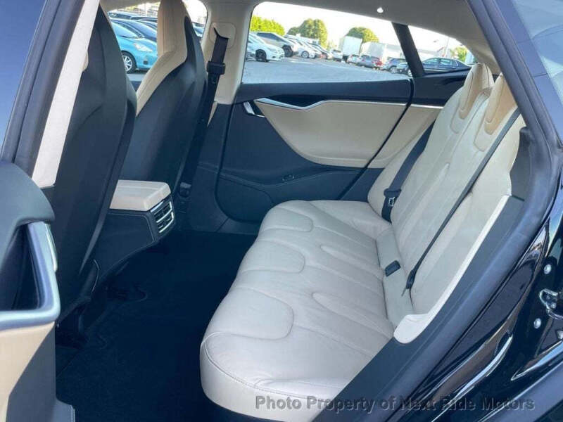 2013 Tesla Model S Performance
