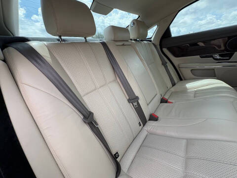 2012 Jaguar XJ