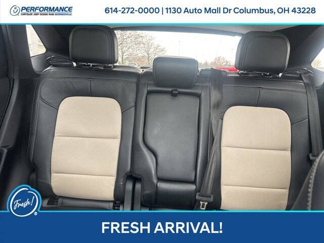 2022 Ford Escape Hybrid Titanium