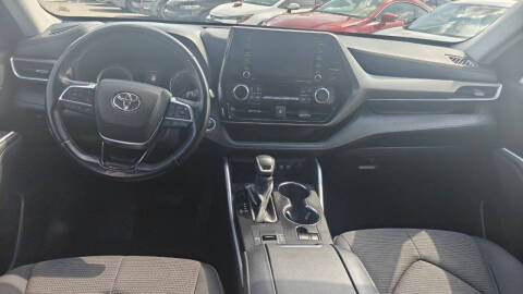 2021 Toyota Highlander LE