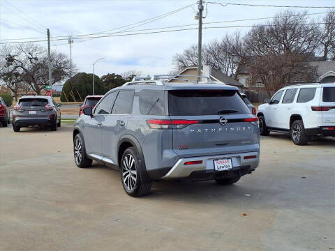 2024 Nissan Pathfinder Platinum