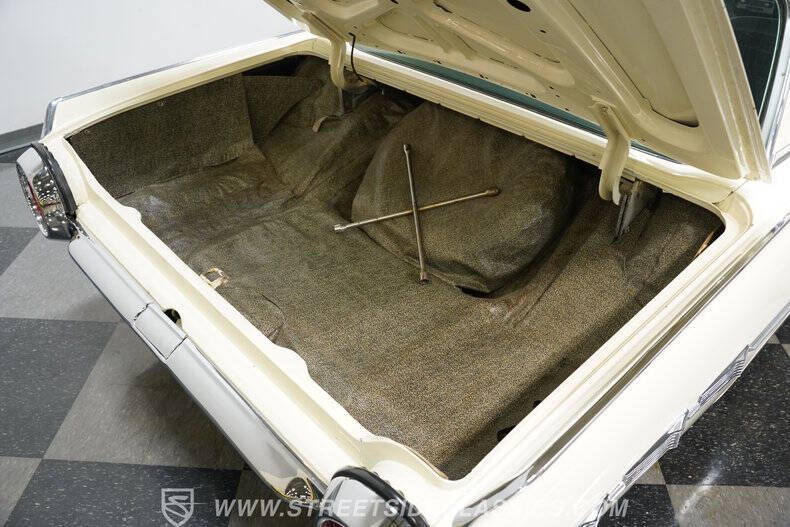 1962 Ford Thunderbird