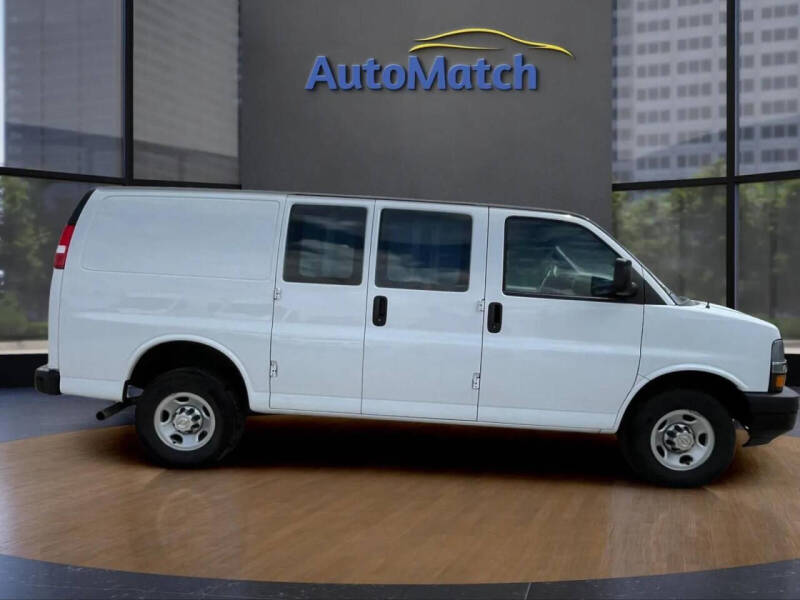 2023 Chevrolet Express 2500