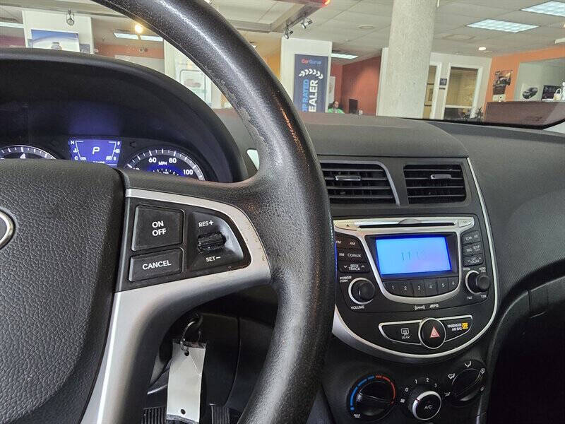 2012 Hyundai Accent GS