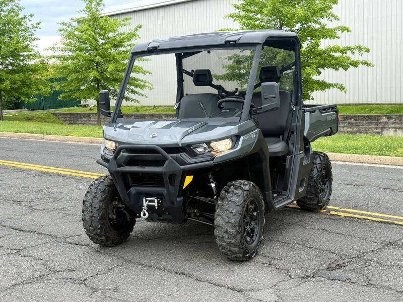 2024 Can-Am Defender HD7