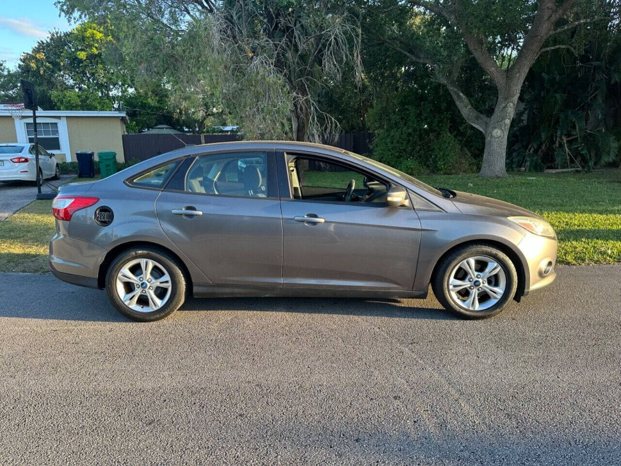 2013 Ford Focus for sale at SS Auto Sales Miami in Miami, FL