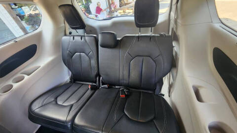 2022 Chrysler Pacifica Touring L