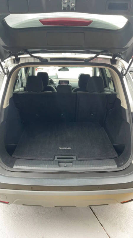 2022 Nissan Rogue SV