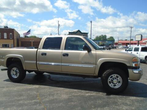 2004 GMC Sierra 2500HD for sale at Northland Auto Sales in Dale WI