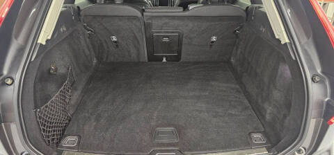 2022 Volvo XC60 B5 Momentum