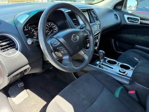 2016 Nissan Pathfinder SV